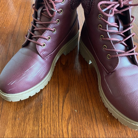 Burgundy boots - Picture 5 of 6